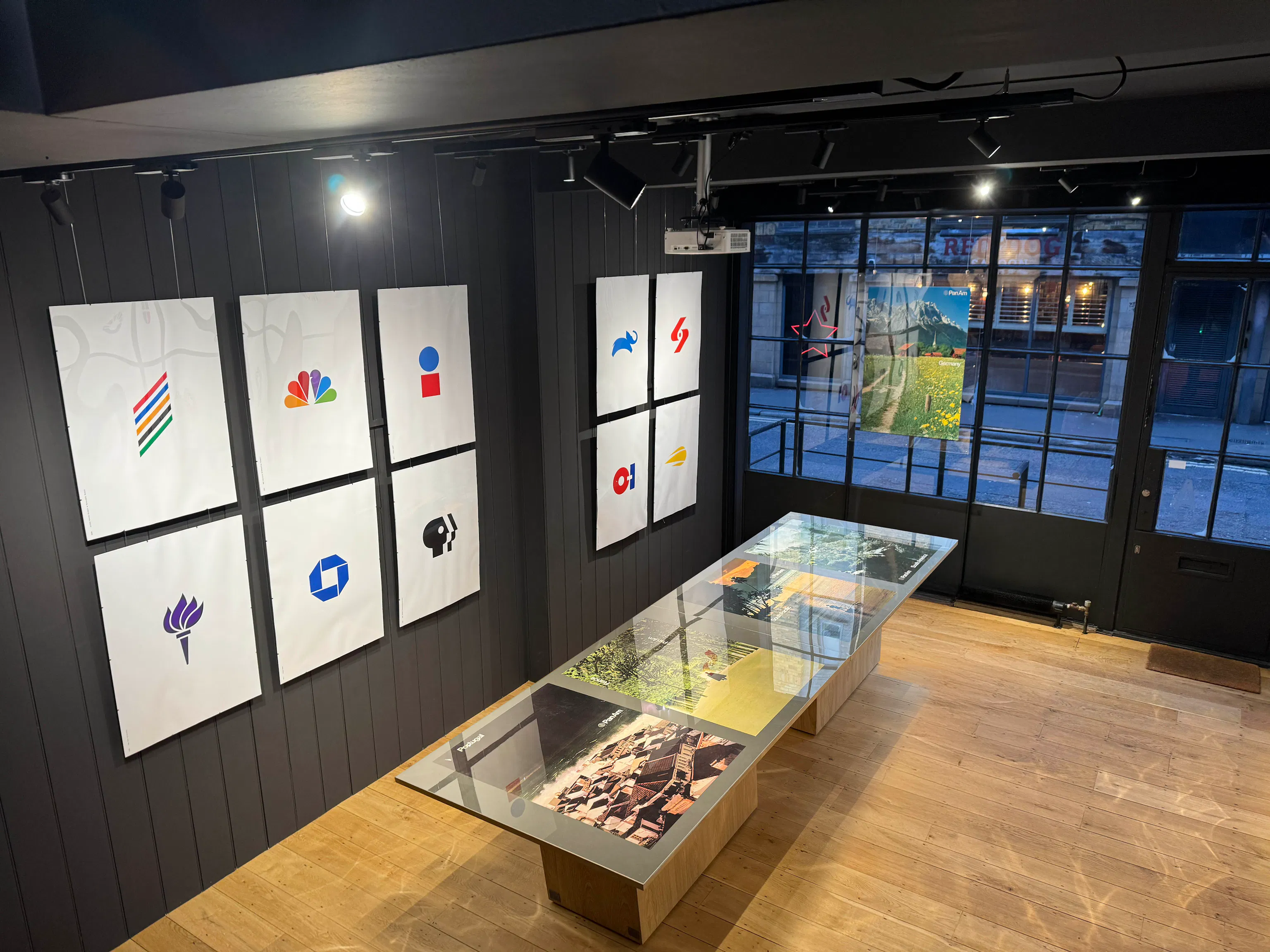 Chermayeff & Geismar & Haviv: Identity