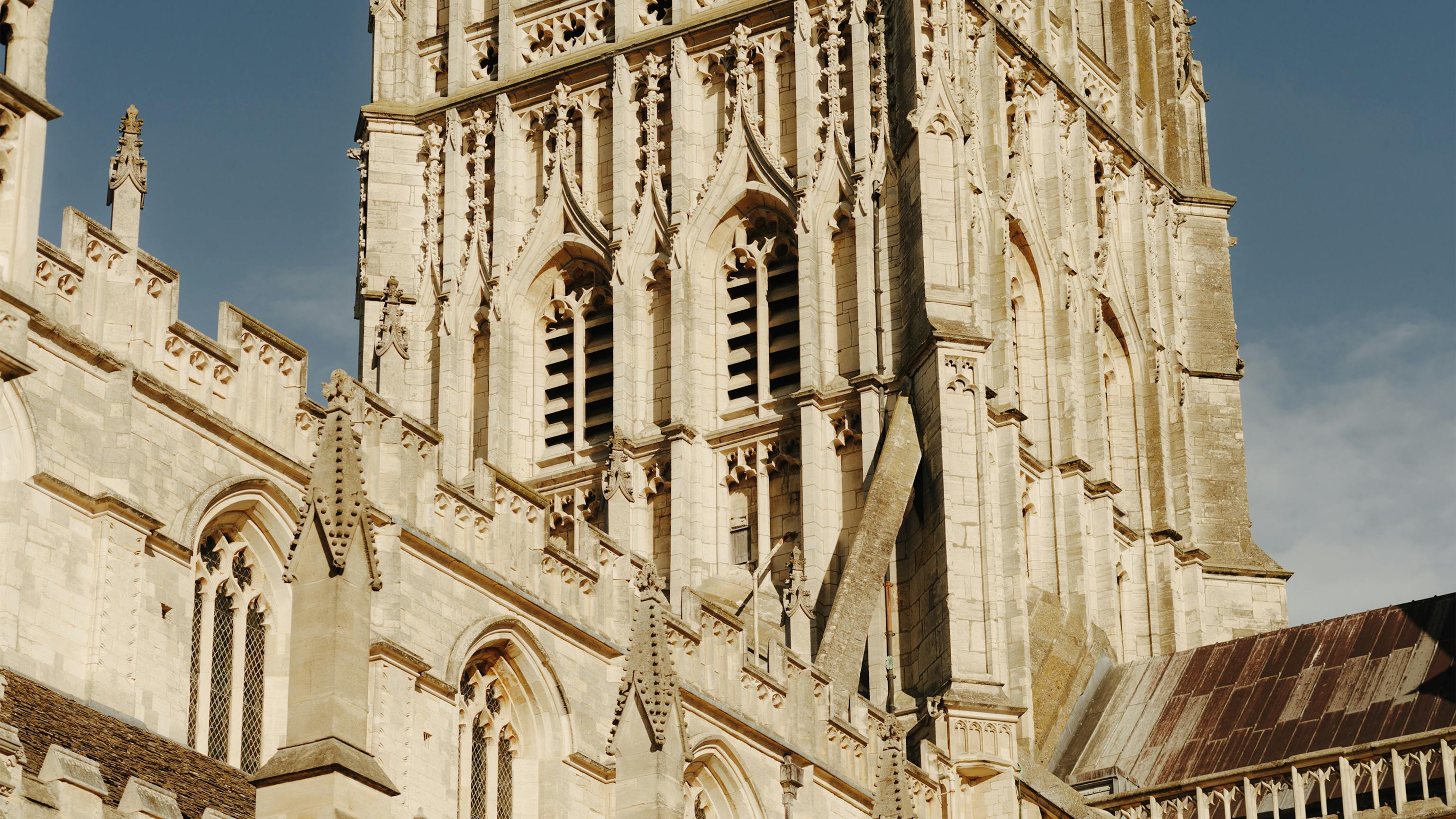 Wiedemann Lampe WL Gloucester Cathedral Art Direction 1 6000px 16x9